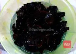 Illustration of how to make fried chicken with fungus 2