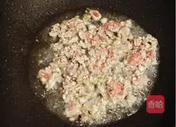Illustration of how to stir-fry minced meat with parsley and sesame seeds 6