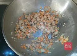 Illustration of how to make braised noodles with pork and enoki mushrooms 4