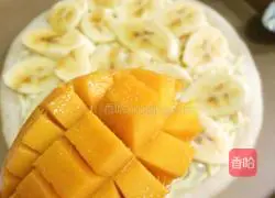 Mango Banana Cranberry Pizza Recipe Illustration 5