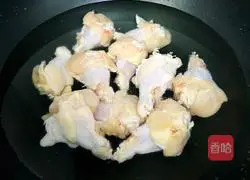 Illustration of how to make spicy chicken wing roots 4