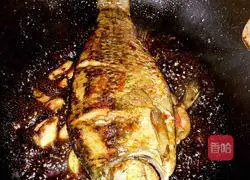 Illustration of how to make sweet and sour crucian carp 3