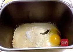 Illustration of how to make sausage bread 2