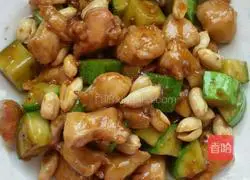 Stir-fried diced chicken in sauce.Recipe 11