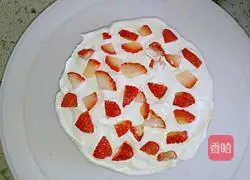 DIY Cream Strawberry Cake Recipe Illustration 14