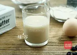 Illustration of home bread making 3