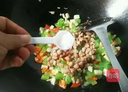 Assorted stir-fried diced pork Illustration of how to do it 10