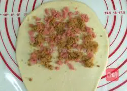 Illustration of how to make chive cheese bread 7