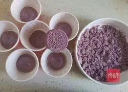 Oreo sandwich ice cream Illustration of how to do it 3