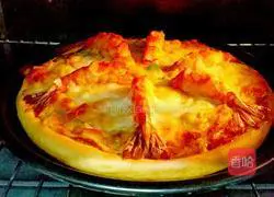 Illustration of how to make bacon prawn pizza 17