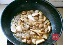 Illustration of Chestnut Braised Chicken 7