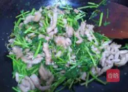 Illustration of Stir-fried Pork Tenderloin with Coriander 10