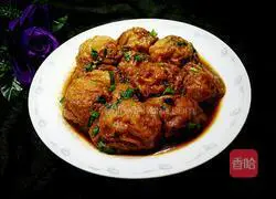 Illustration of how to stuff pork with braised oil and gluten 13