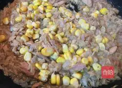 Illustration of how to make fried quinoa rice with tuna, corn and eggs 6