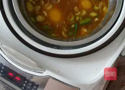 Illustration of how to make home-style braised eggs with Northeastern sauce in a rice cooker 4