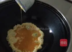 Illustration of how to make cabbage and egg soup 5