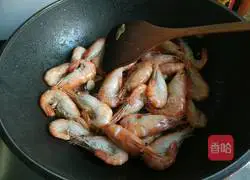 Illustration of how to make stuffed shrimp with oyster sauce 4