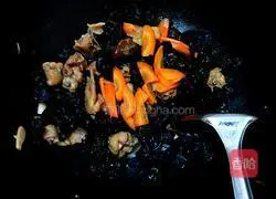 Illustration of how to make fried chicken with fungus 5