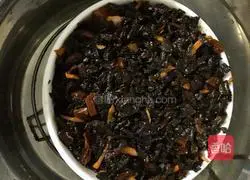 Illustration of how to make pork with pickles and vegetables 21