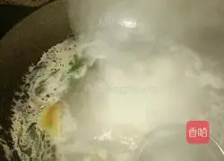 Illustration of how to make pickled cabbage and beef vermicelli 3