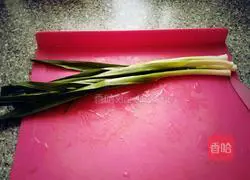 Illustration of how to make dried celery and tofu 5