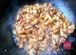 Illustration of how to make braised pork rice 11