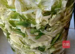 Illustration of how to make homemade lazy pickles 3