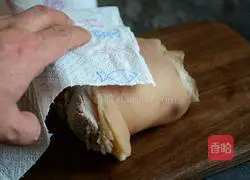 Illustration of how to make rock sugar elbow 2