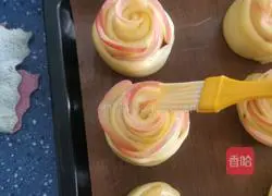 Rose Cinnamon Roll Recipe Illustration 20