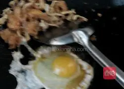 Illustration of how to make fried rice noodles with dried shrimp 4