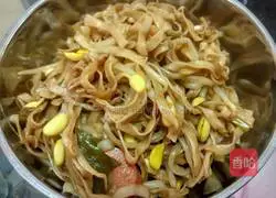 Illustration of making braised noodles 15