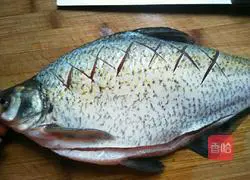 Recipe for Braised Wuchang Fish Illustration 2