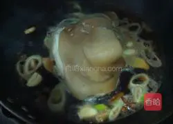 Illustration of how to make rock sugar elbow 9