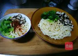 Illustration of how to make noodles with seasonal vegetable oil 4