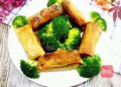 Illustration of how to make three-thread spring rolls 17