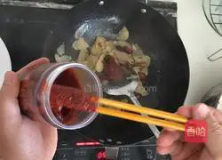 Illustration of how to make braised chicken wing roots 6