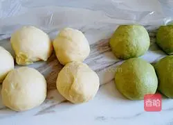 Illustration of how to make matcha plaid toast 6