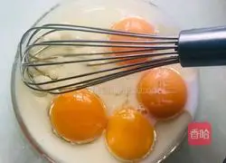 Cranberry Tiger Cake Roll Recipe Illustration 2