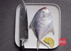 Illustration of home-style braised pomfret 1