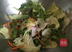 Illustration of how to make Italian chicken salad 3