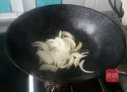 Illustration of how to make Italian hollow noodles 6