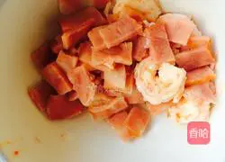 Illustration of how to make shrimp and bacon pizza 2