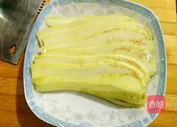 Illustration of how to make bacon and eggplant rolls 3