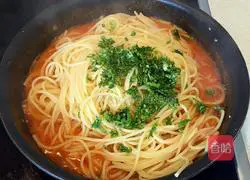 Illustration of how to make seafood pasta 7