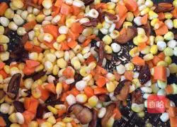 Illustration of how to make mixed rice 4