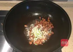 Illustration of how to make braised noodles with diced meat, beans and beans 5