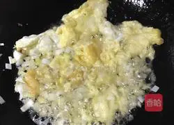 Secrets.Lazy people.Illustration of how to make braised noodles with egg and soy sauce 2