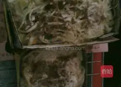 Illustration of how to make instant noodles seasoned double packet flour pizza 5