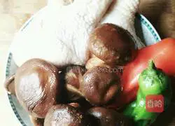 Illustration of how to make braised chicken 1