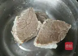 Illustration of making homemade sauced beef 3